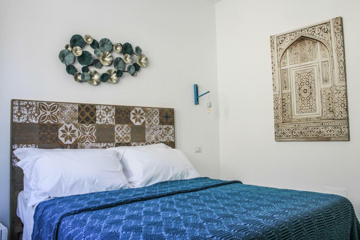 Central Suites Lecce Bagian luar foto