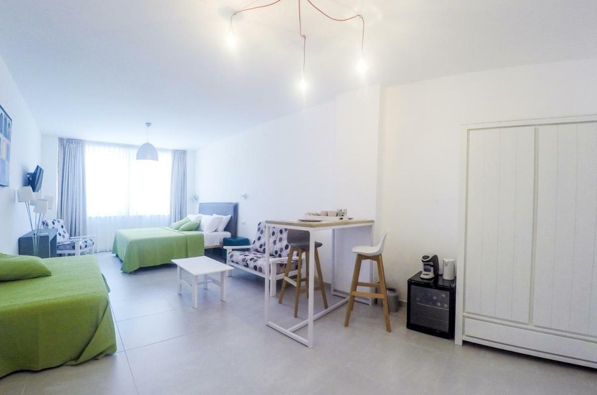 Central Suites Lecce Bagian luar foto