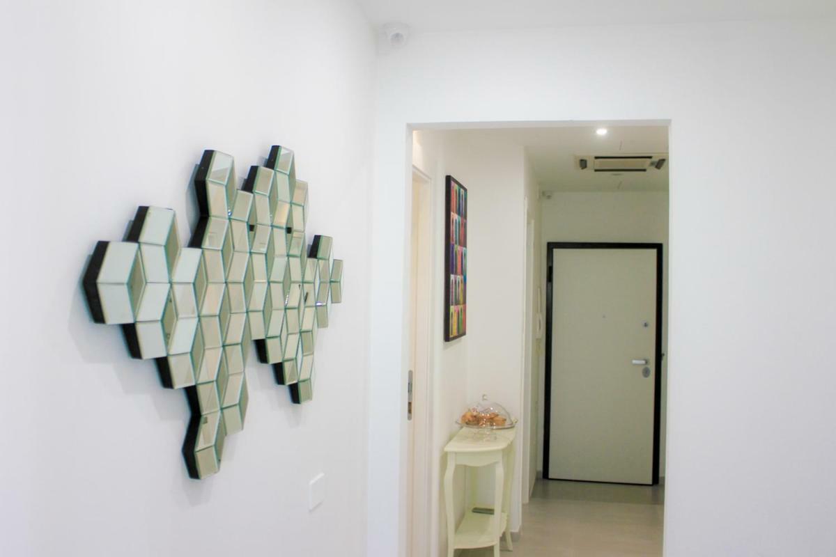 Central Suites Lecce Bagian luar foto