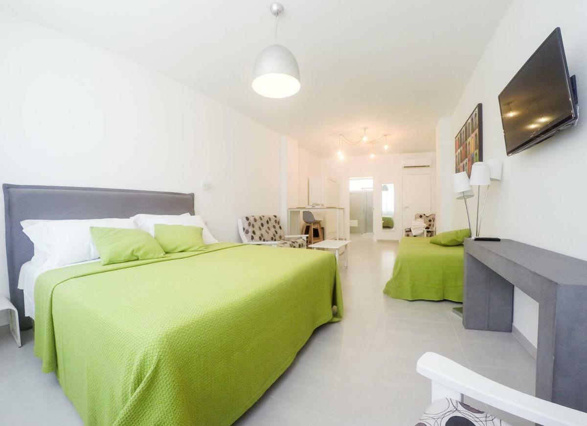 Central Suites Lecce Bagian luar foto