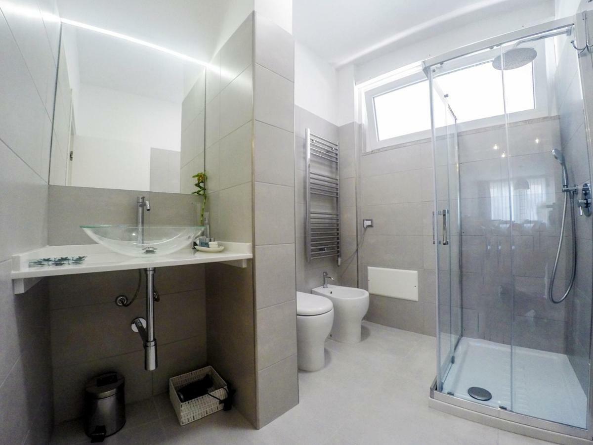 Central Suites Lecce Bagian luar foto